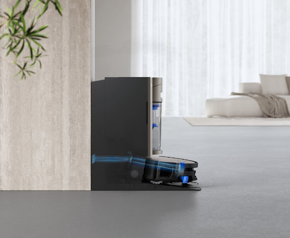 Robot Deebot w stacji Omni doładowuje baterię