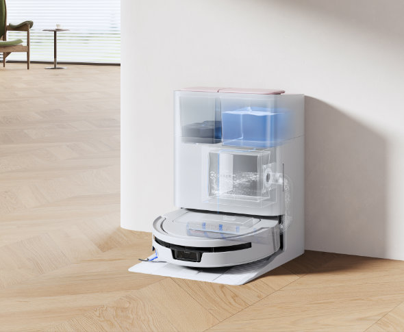 ECOVACS DEEBOT T90 MAX PRO OMNI Robot odkurzająco-mopujący ze stacją OMNI na tle ściany oraz salonu.